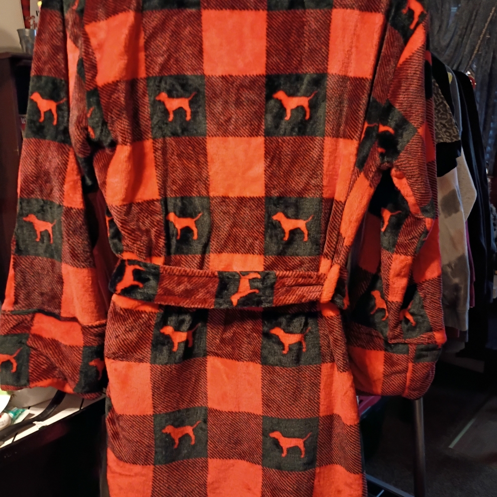 PINK Victoria's Secret Red and Black Plaid Robe